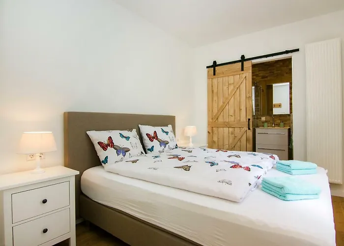 Lou-lou בית אירוח *