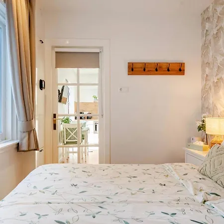 Lou-lou Homestay